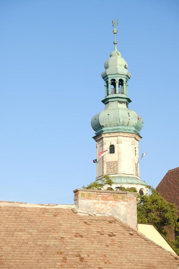 Varfal-Lak Apartman Sopron Luaran gambar