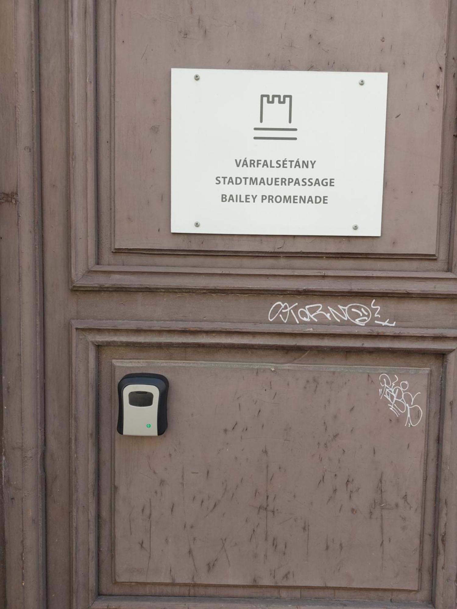 Varfal-Lak Apartman Sopron Luaran gambar